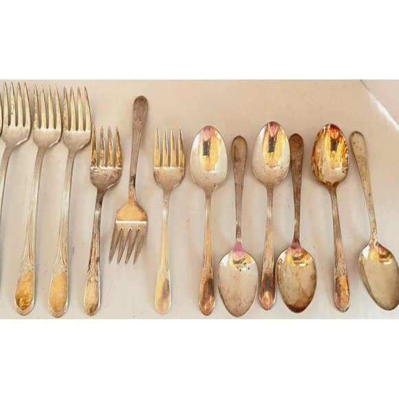 Mary Lou Devonshire 1928 Silverplate Flatware Lot 27pc Tarnished Patina Vintage - Picture 5 of 9